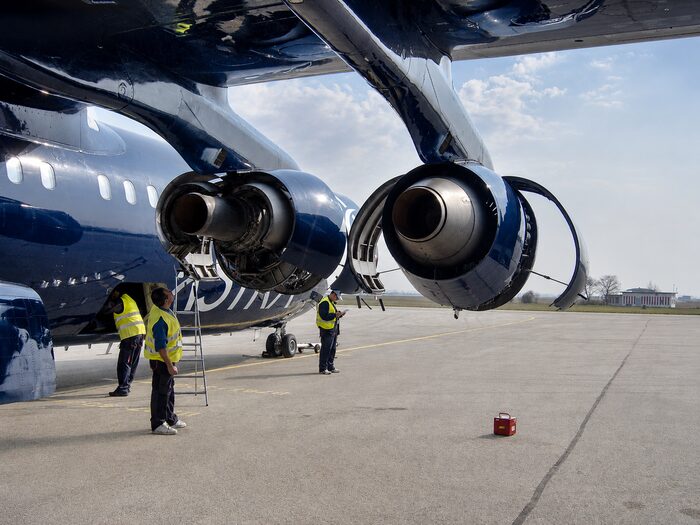 Архив на Aero Technic BG — самолет на пистата на летище София