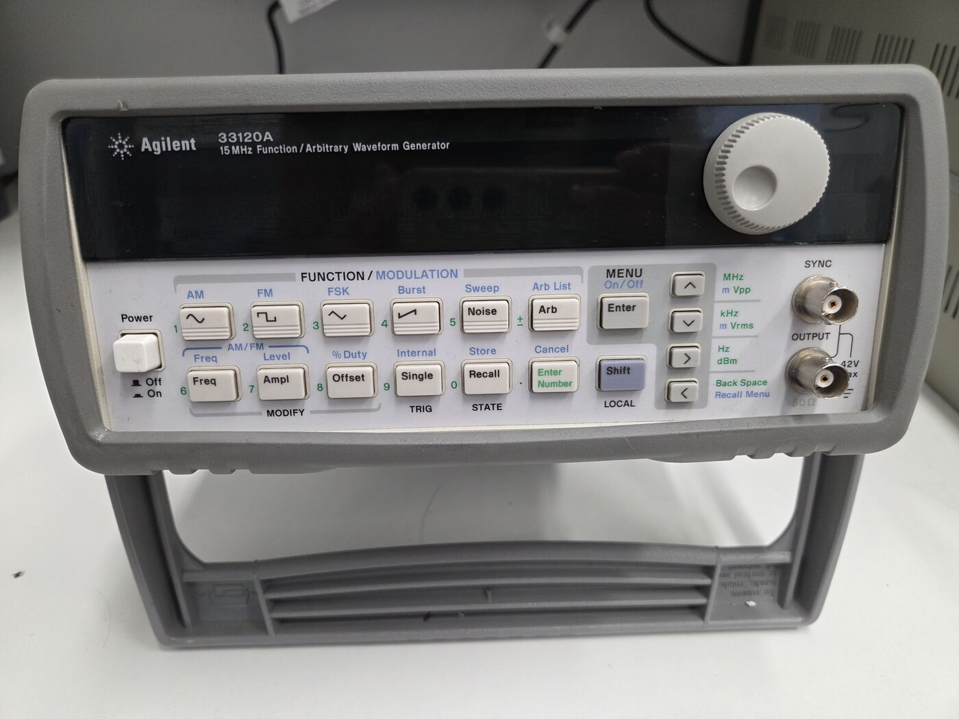 Генератор Agilent 33120A