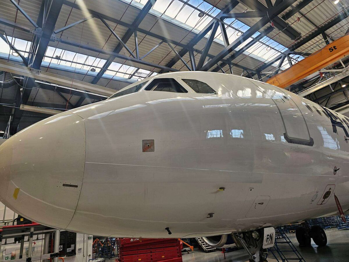 Носовата част на Airbus A319 след завършения структурен ремонт